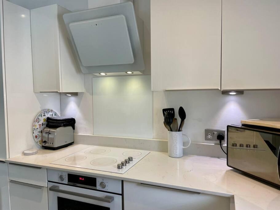 בורנמות' Modern 2 Bed Flat W Parking, Dog Friendly, Central מראה חיצוני תמונה