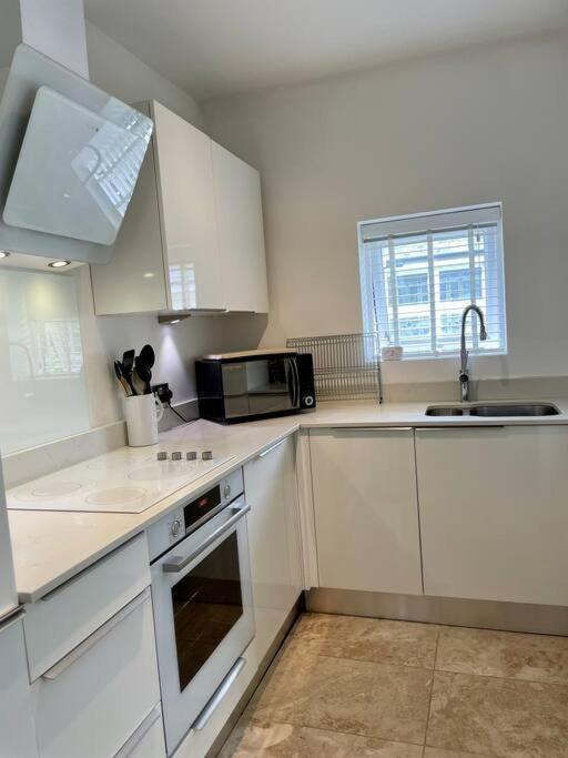 בורנמות' Modern 2 Bed Flat W Parking, Dog Friendly, Central מראה חיצוני תמונה