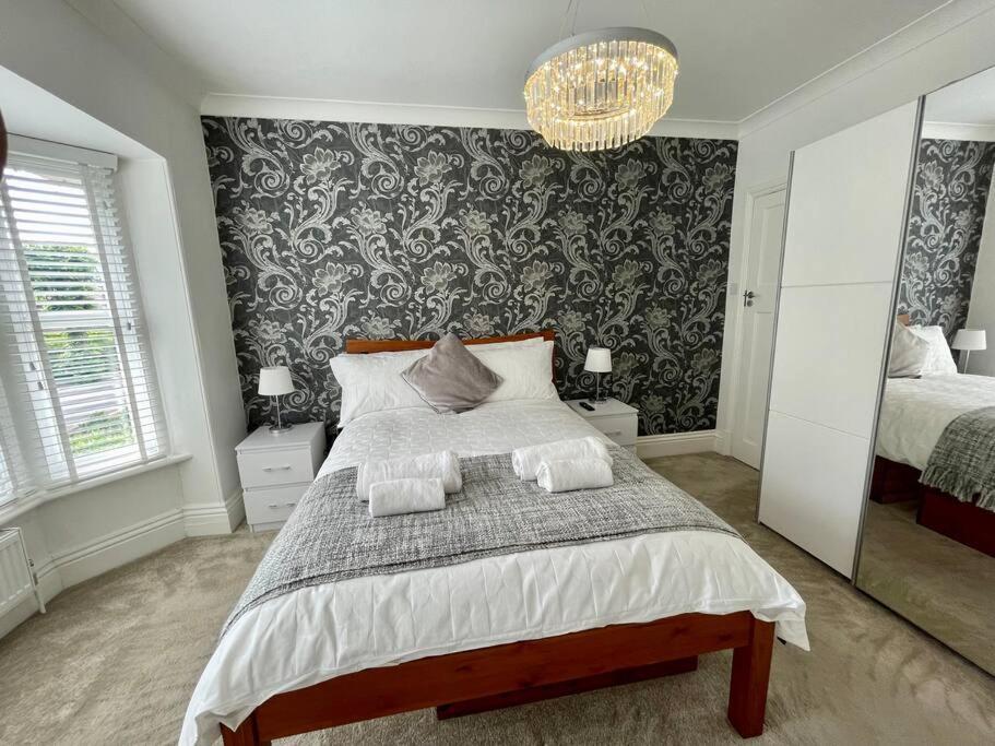 בורנמות' Modern 2 Bed Flat W Parking, Dog Friendly, Central מראה חיצוני תמונה