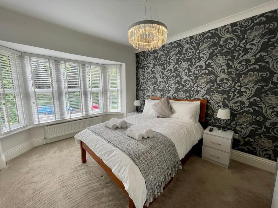 בורנמות' Modern 2 Bed Flat W Parking, Dog Friendly, Central מראה חיצוני תמונה