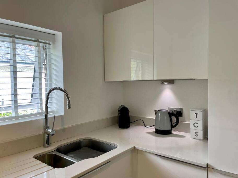 בורנמות' Modern 2 Bed Flat W Parking, Dog Friendly, Central מראה חיצוני תמונה