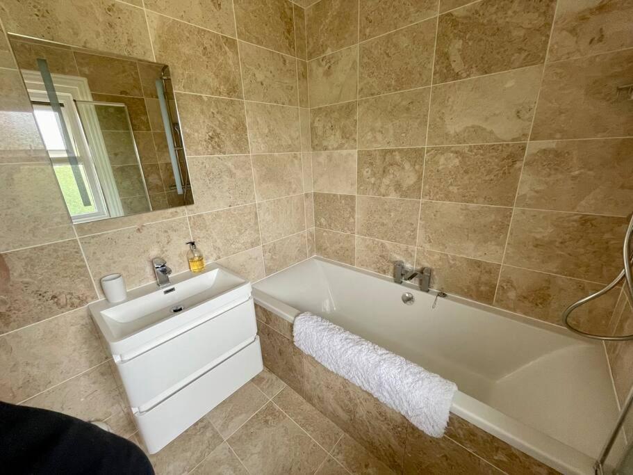 בורנמות' Modern 2 Bed Flat W Parking, Dog Friendly, Central מראה חיצוני תמונה