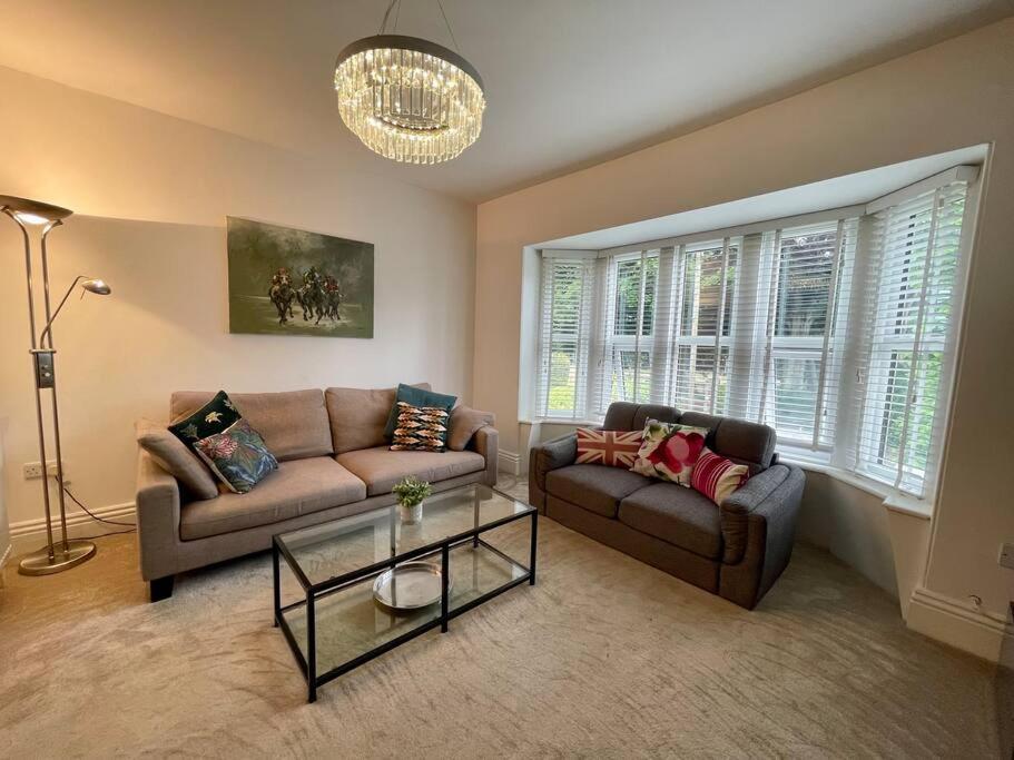 בורנמות' Modern 2 Bed Flat W Parking, Dog Friendly, Central מראה חיצוני תמונה