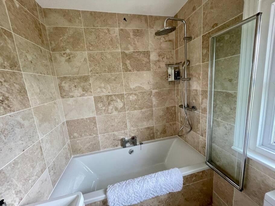 בורנמות' Modern 2 Bed Flat W Parking, Dog Friendly, Central מראה חיצוני תמונה