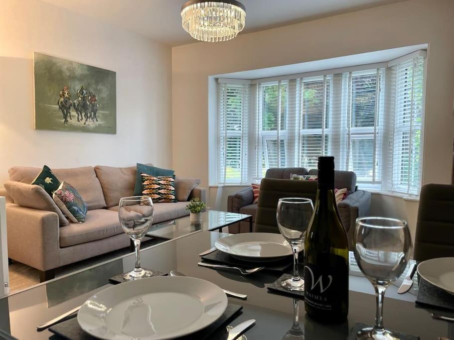 בורנמות' Modern 2 Bed Flat W Parking, Dog Friendly, Central מראה חיצוני תמונה